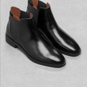 & other stories leather chelsea boots- brand new!